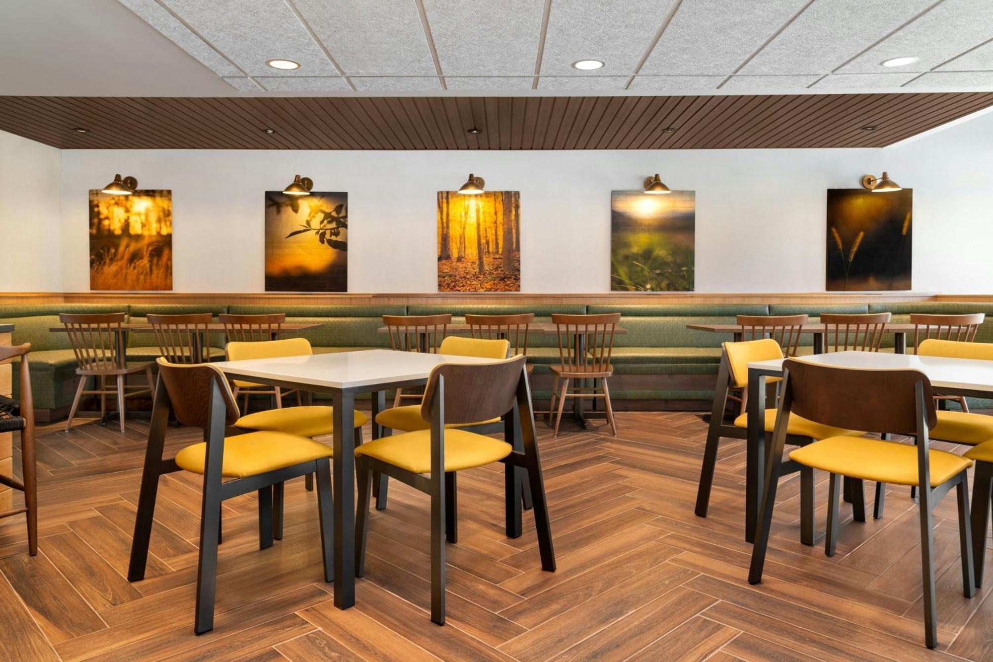 Fairfield By Marriott Inn & Suites Kansas City At The Legends Exterior photo