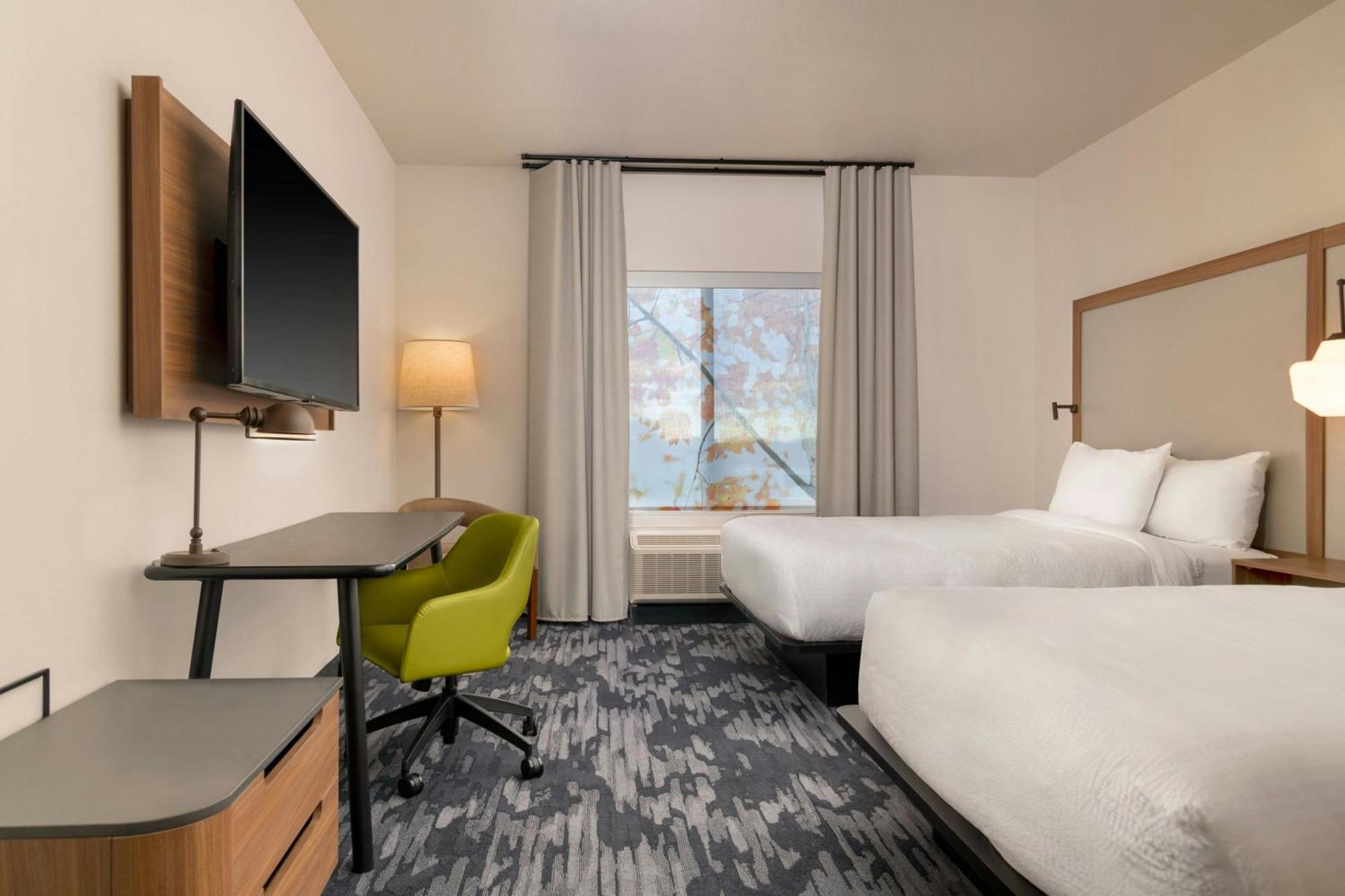 Fairfield By Marriott Inn & Suites Kansas City At The Legends Exterior photo