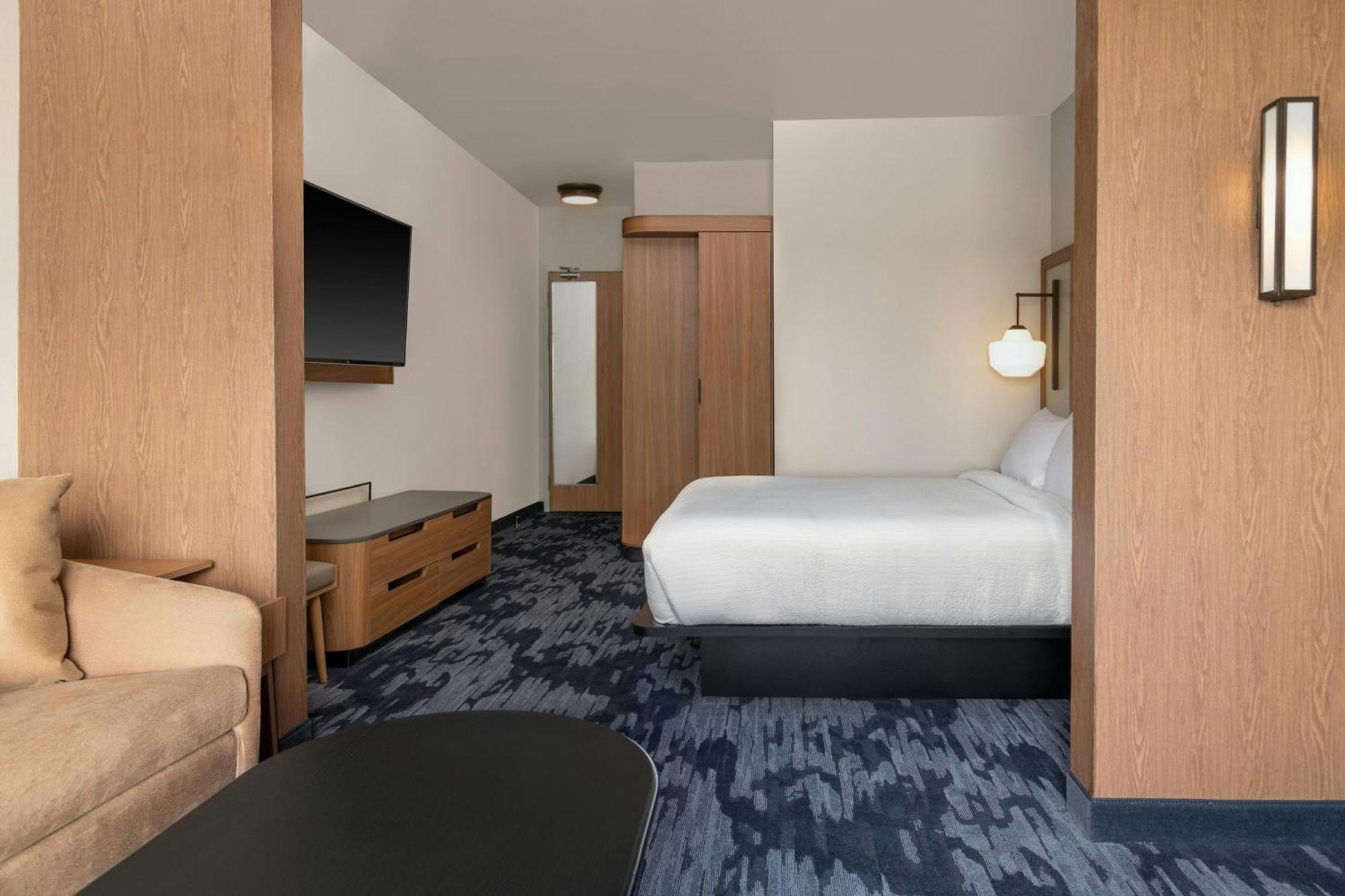 Fairfield By Marriott Inn & Suites Kansas City At The Legends Exterior photo